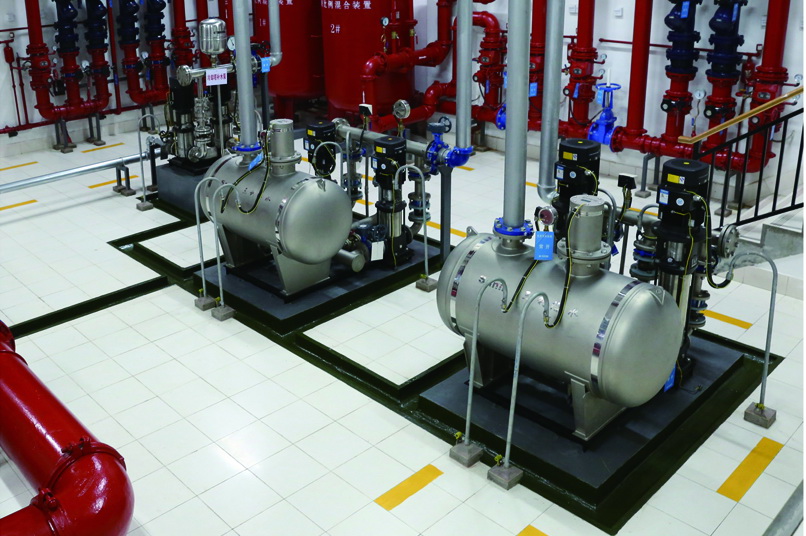 蕪湖時代金融中心消防泵房設(shè)備、管道安裝，泵房設(shè)備基礎(chǔ)、排水溝、支架細部做法